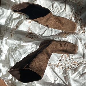 Elegant Brown Heeled Boots